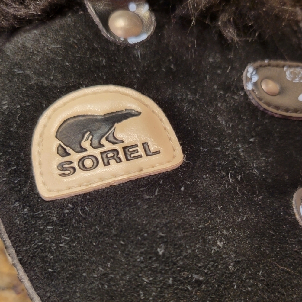 Sorel Youth Girls Tofino Snow Boots Sz 4 Faux Fur Lace Up Black w/ Flower Stars - Picture 4 of 10